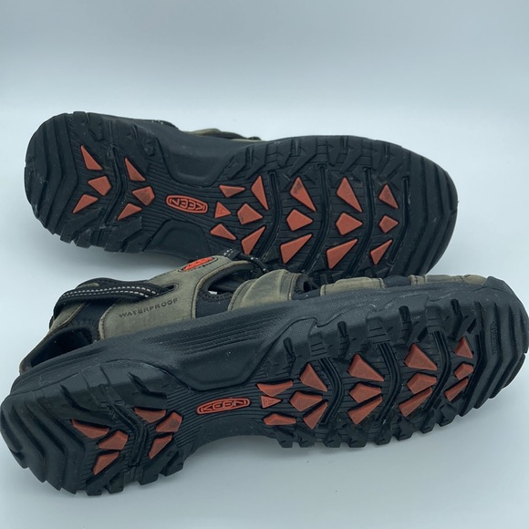 KEEN GREEN GREY TARGHEE III SANDALS - Picture 6 of 7